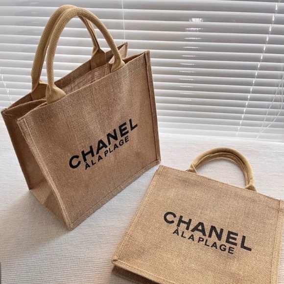 CHANEL Handbags - CHANEL gwp
